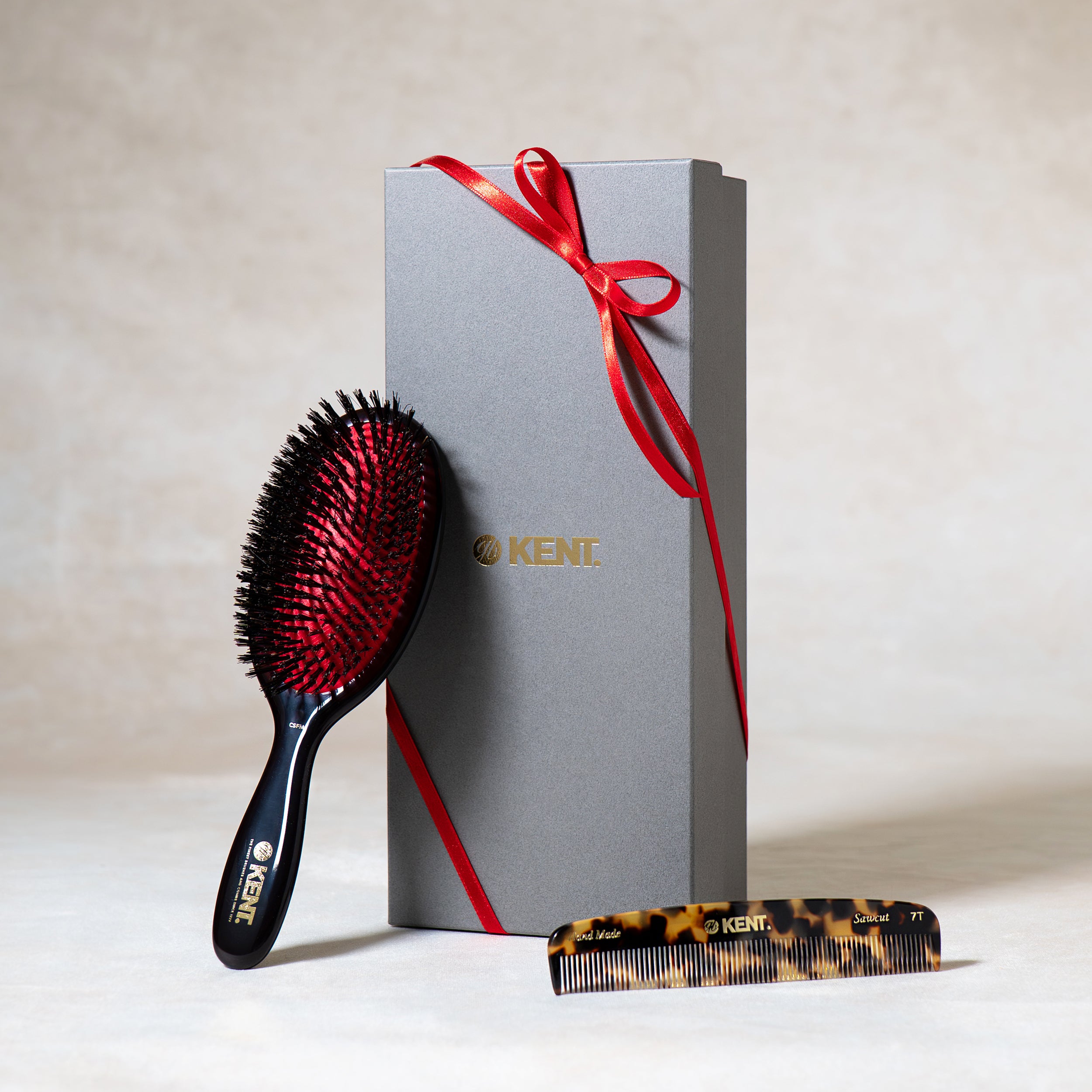 The Finest ヘアブラシ&ハンドメイドヘアコーム ギフトセット クリーニングブラシ付き HCSET-CSFM-7TLP