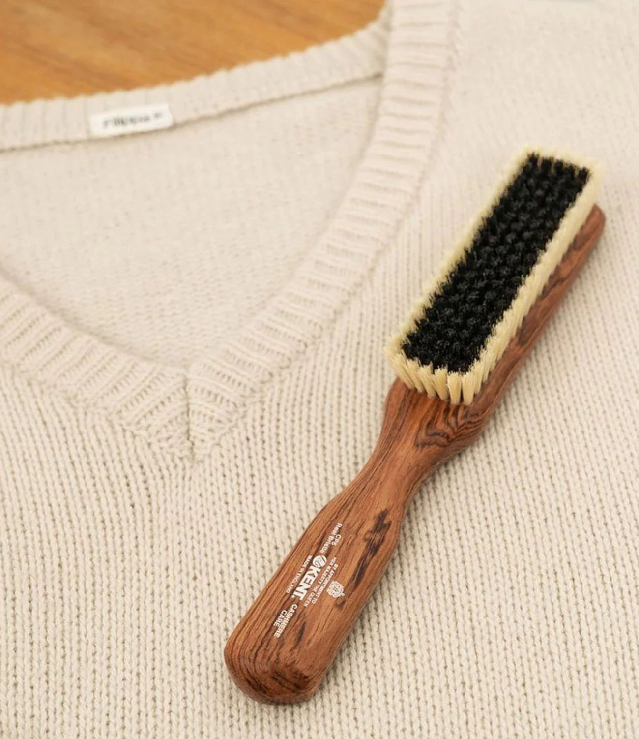 ジービーケントの豚毛洋服ブラシ ニットのケア
